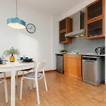 Old Town Spacious Piwna By Renters Apartman