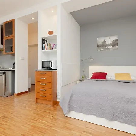 شقة Old Town Spacious Piwna By Renters *