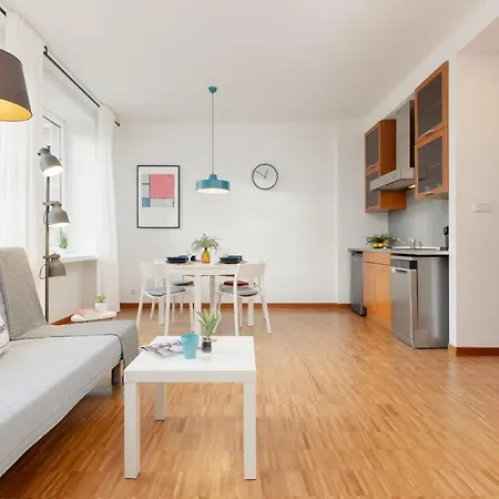 Old Town Spacious Piwna By Renters Apartment